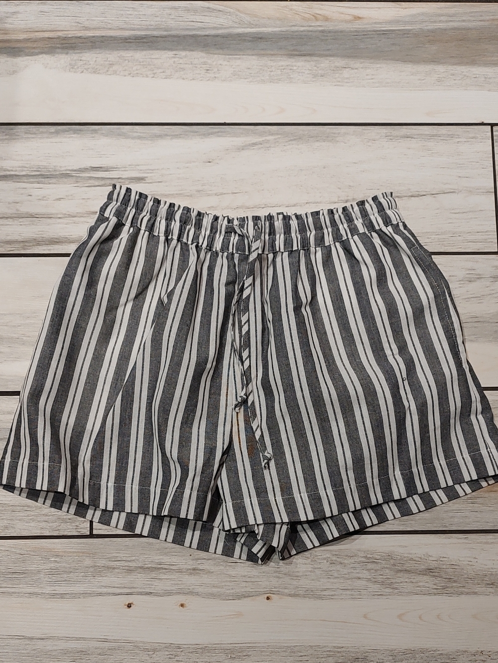 Dizzy Lizzy Stripped Shorts